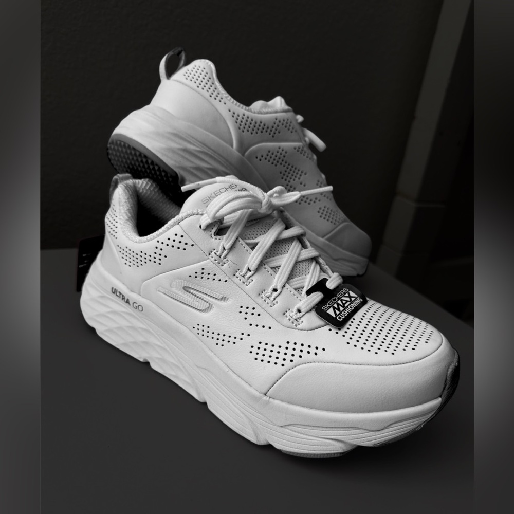 Skechers Max Cushioning Elite Step Up
